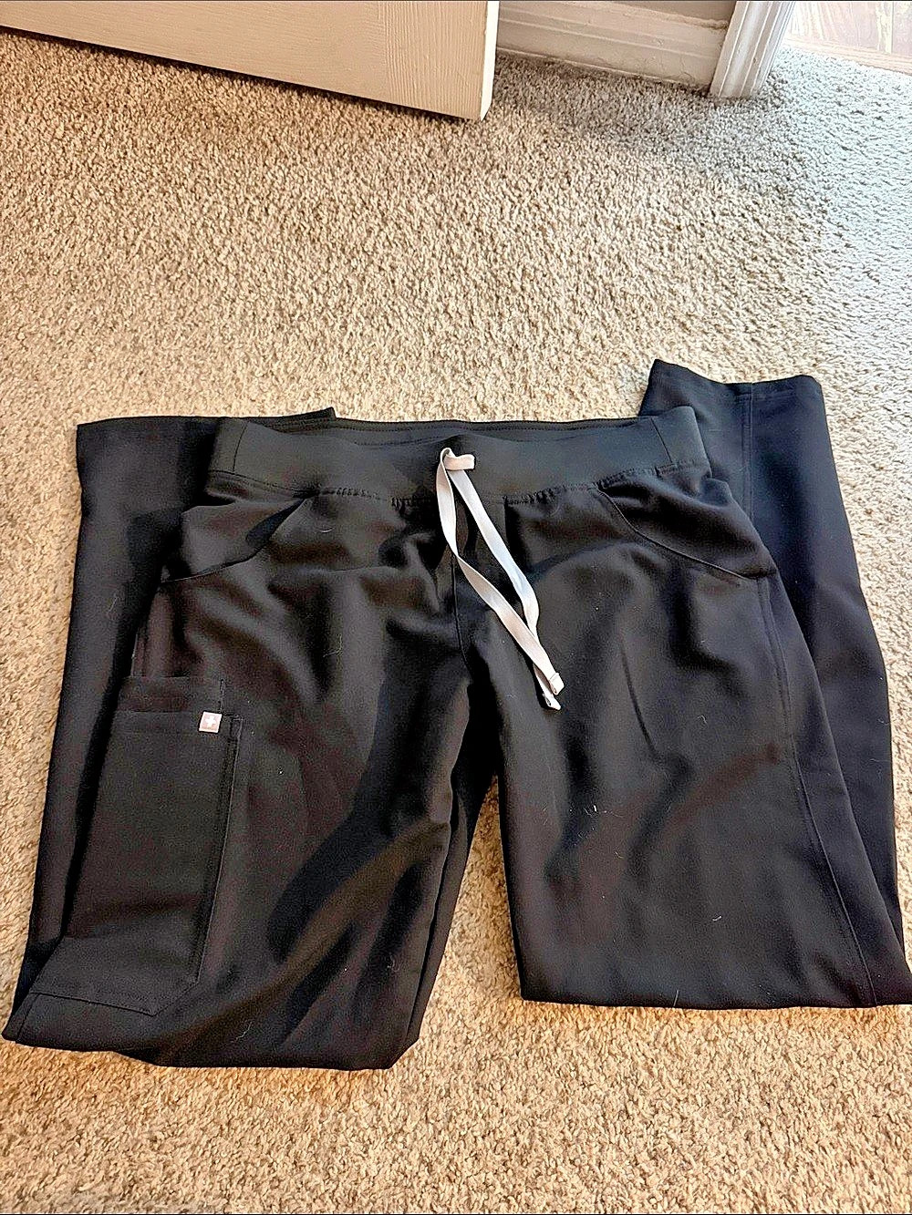 FIGS Black strait leg Pants Medium Like New